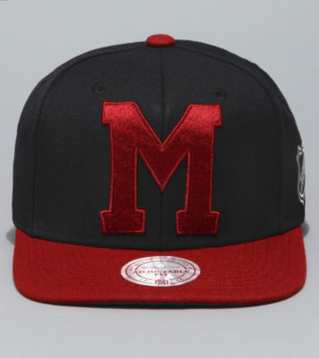 Mitchell & Ness NHL XL Logo Snapback Cap
