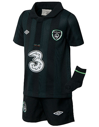 Umbro Republic of Ireland Away Kit 2013/14 Baby