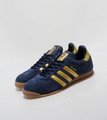 http://jdsports.scene7.com/is/image/JDSports/29669sz03?wid=325&resmode=sharp&op_usm=1.1,0.5,0,0&defaultImage=JDSports/sizeImageMissing